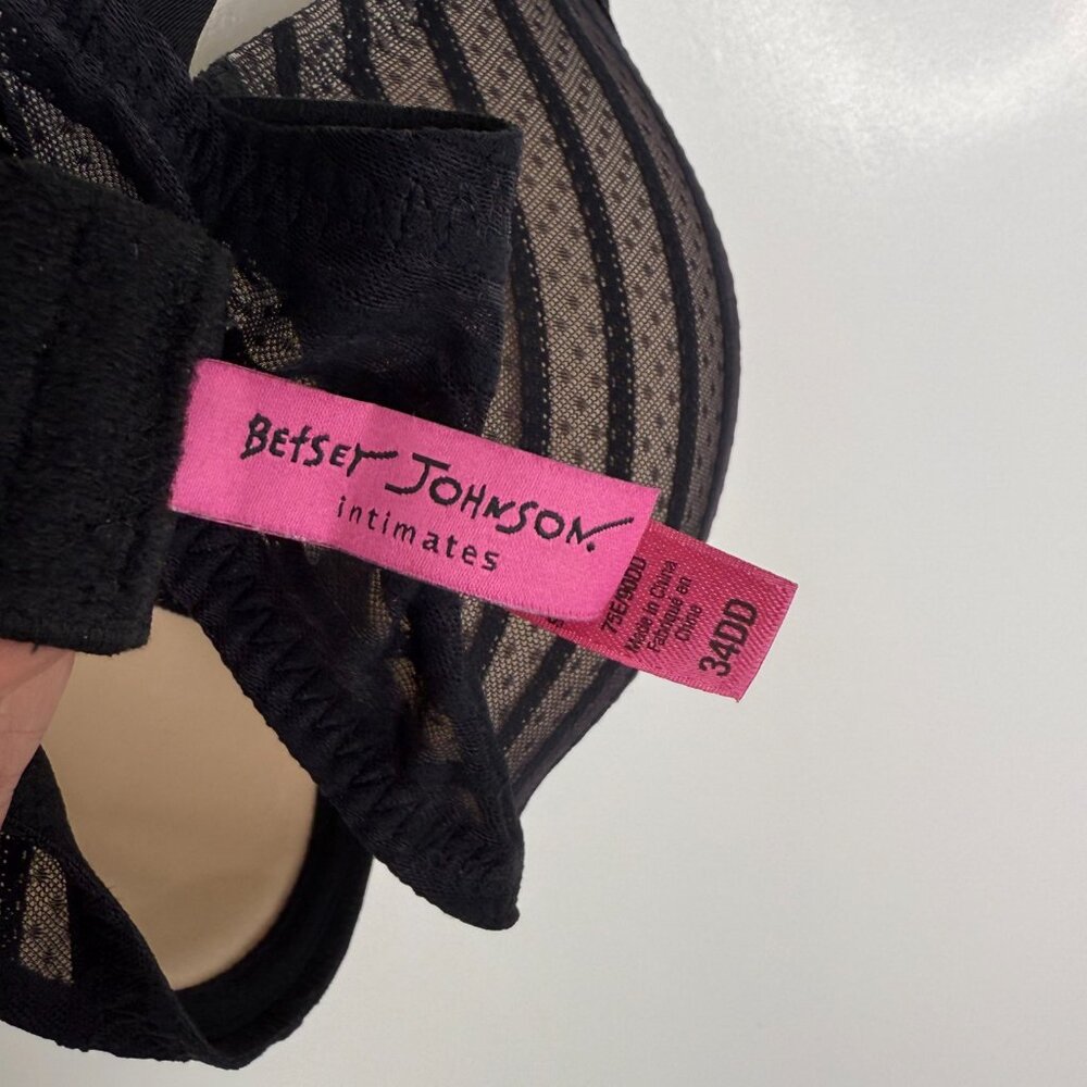 bra - Picture 3 of 3